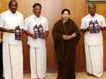 Jaya Greets Ministers