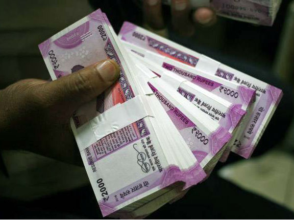 பிரிவு 80சி இன் கீழ் வரிப்பயன்கள்: ரூ. 1.5 இலட்சம்