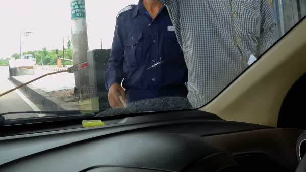 எளிதாக கடந்து செல்லலாம்