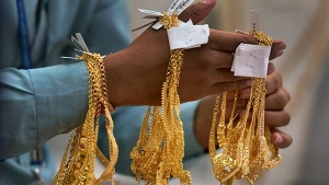 பவுன் தங்கத்துக்கு 1,040 ரூபாய் விலை சரிவா? செப் 04 உச்ச விலையில் இருந்து இவ்வளவு சரிந்திருக்கிறதா?